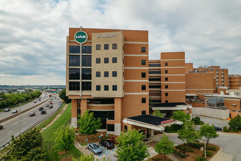 Exterior of UAB St. Vincent's Birmingham Emergency Department