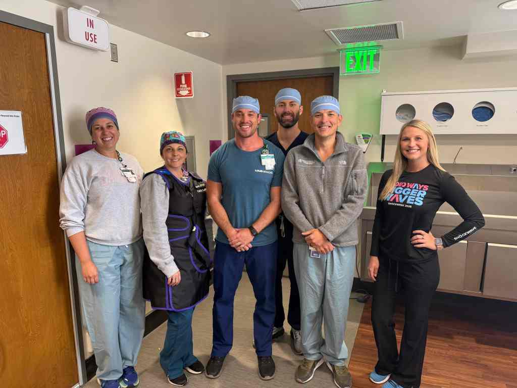 UAB St. Vincent’s Birmingham interventional cardiology team led by Dr. Christopher DeGroat after performing the region’s first intravascular lithotripsy (IVL) procedure to treat severely calcified peripheral artery disease (PAD).