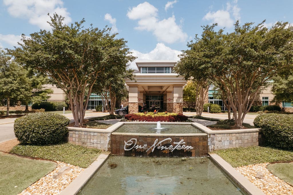 UAB Medicine St. Vincent's One Nineteen building exterior